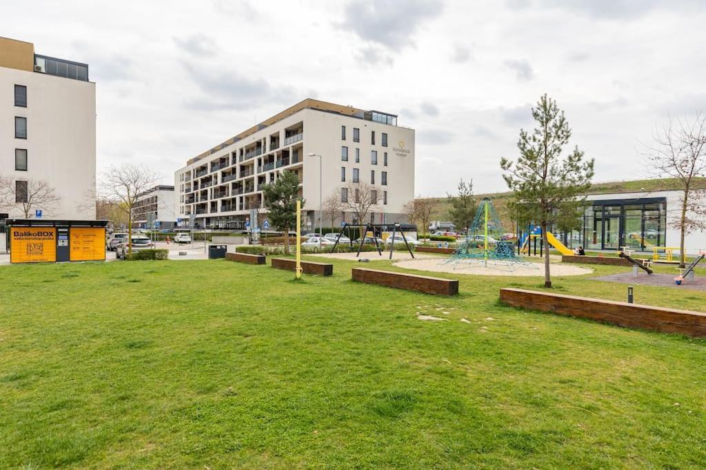 Cityscape Oasis: Active Studio Heaven Bratislava Dış mekan fotoğraf