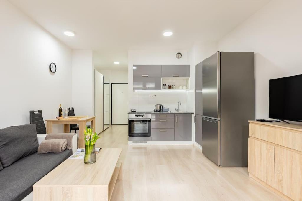 Cityscape Oasis: Active Studio Heaven Bratislava Dış mekan fotoğraf